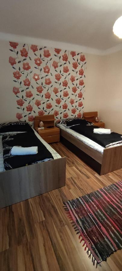 Orsi Apartman / Vendeghaz Kecskemet Ngoại thất bức ảnh