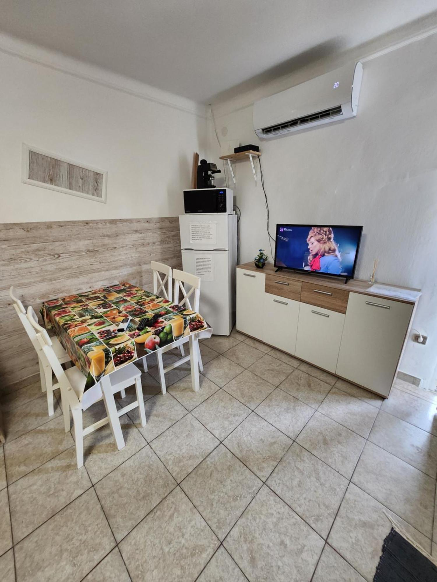 Orsi Apartman / Vendeghaz Kecskemet Ngoại thất bức ảnh