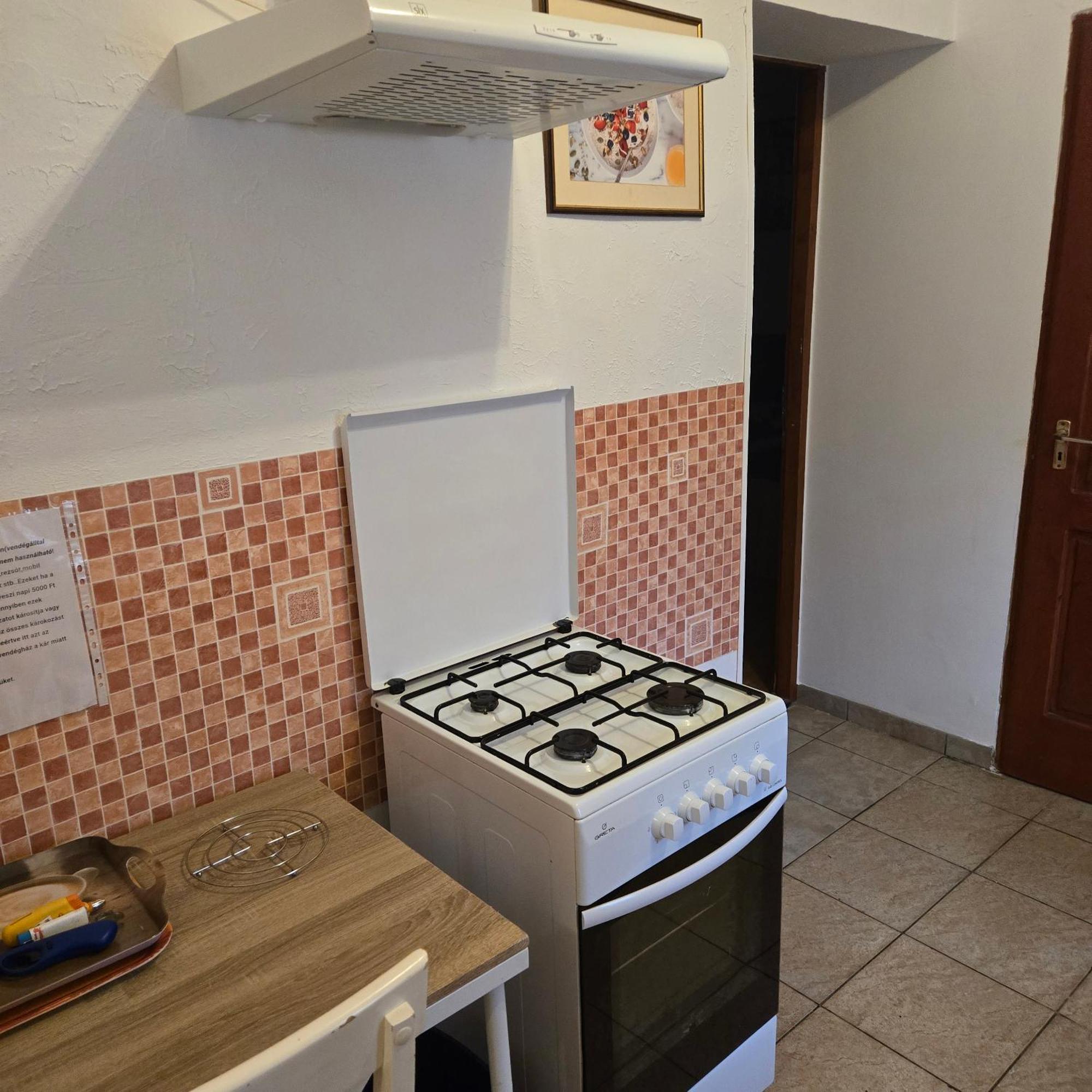 Orsi Apartman / Vendeghaz Kecskemet Ngoại thất bức ảnh